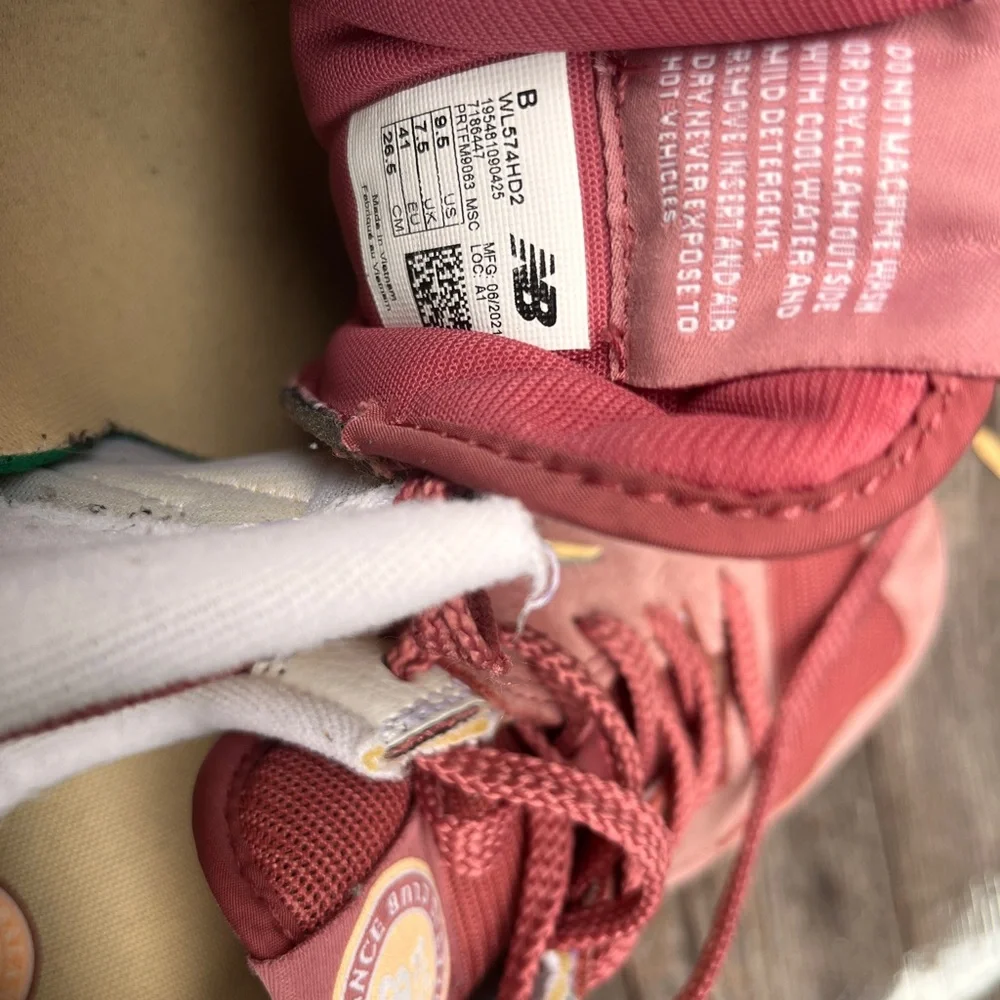 Women’s Vintage New Balance 574 size 9.5 - Picture 2 of 6